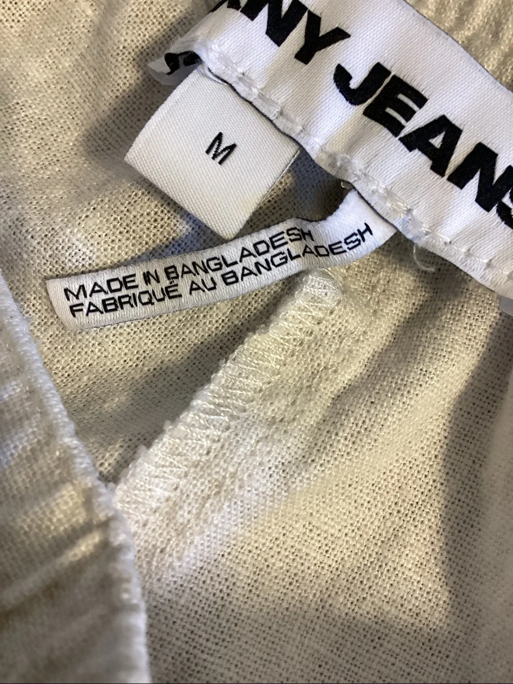 DKNY jeans cream and tan linen blend cropped pants. Women’s size medium